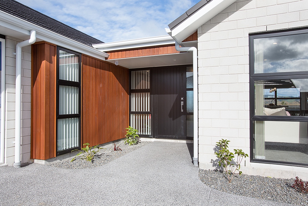  Generation Homes FORGET THE CAR! 14 C8240 