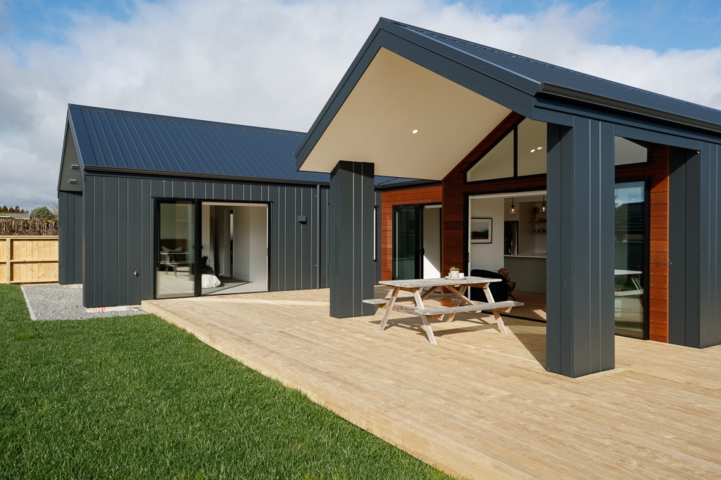  Generation Homes Modern family living in Claridges on lot 70 Claridges + built for a fully FIXED PRICE Exterior 5 