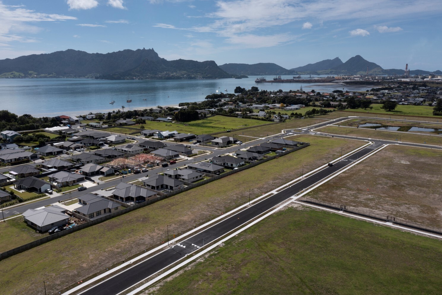  Generation Homes The Landing, S6, One Tree Point Il 16131 THE LANDING Web 2 